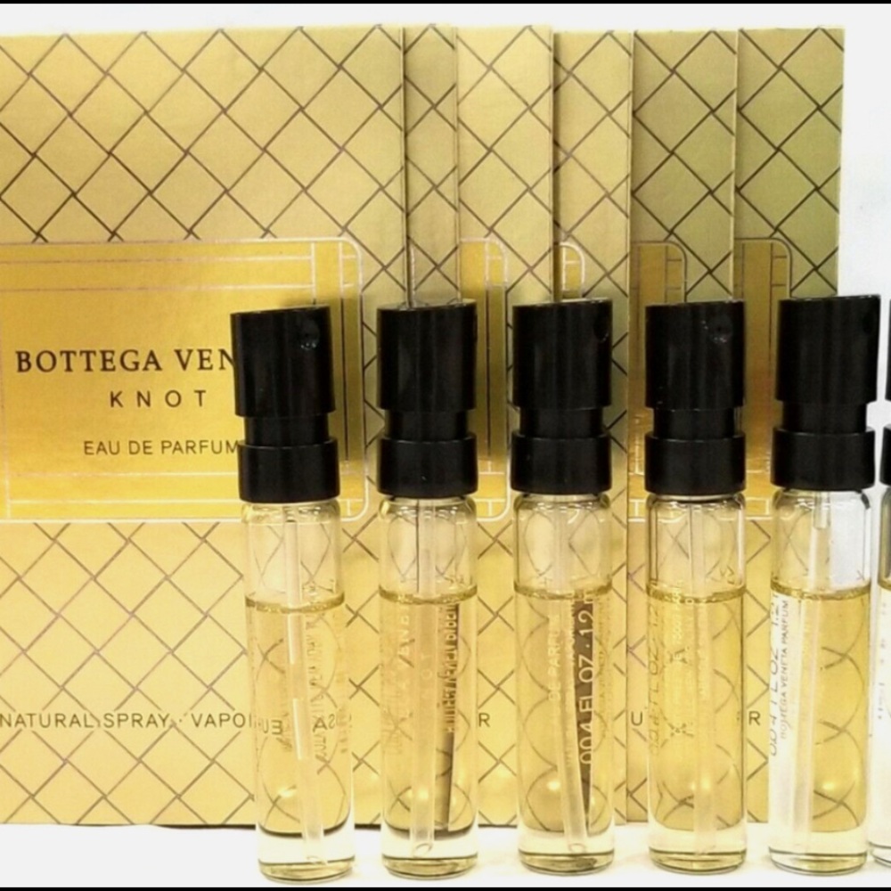 Bottega Veneta Knot Eau Absolue Fragrance 
Original sealed package of 12 - Picture 5 of 5